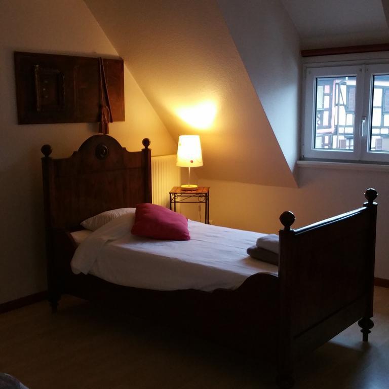 Chambres Touristiques La Cour Des Hotes Obernai Exterior foto